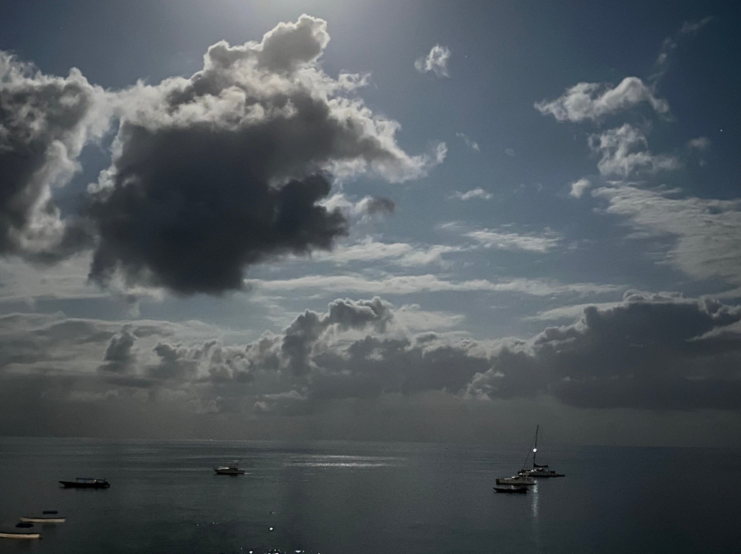 Z酒店-桑给巴尔主图