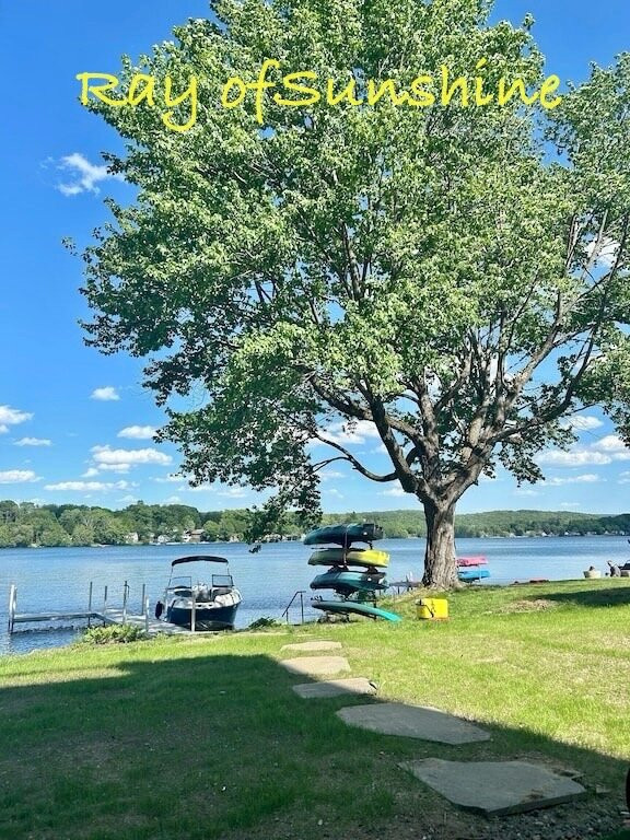 Pontoosuc Lake景点图片