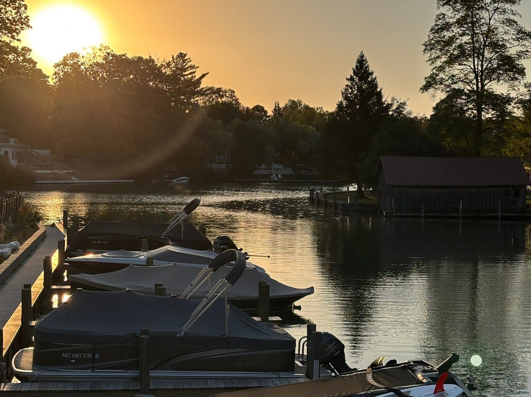 The Riverside Inn主图