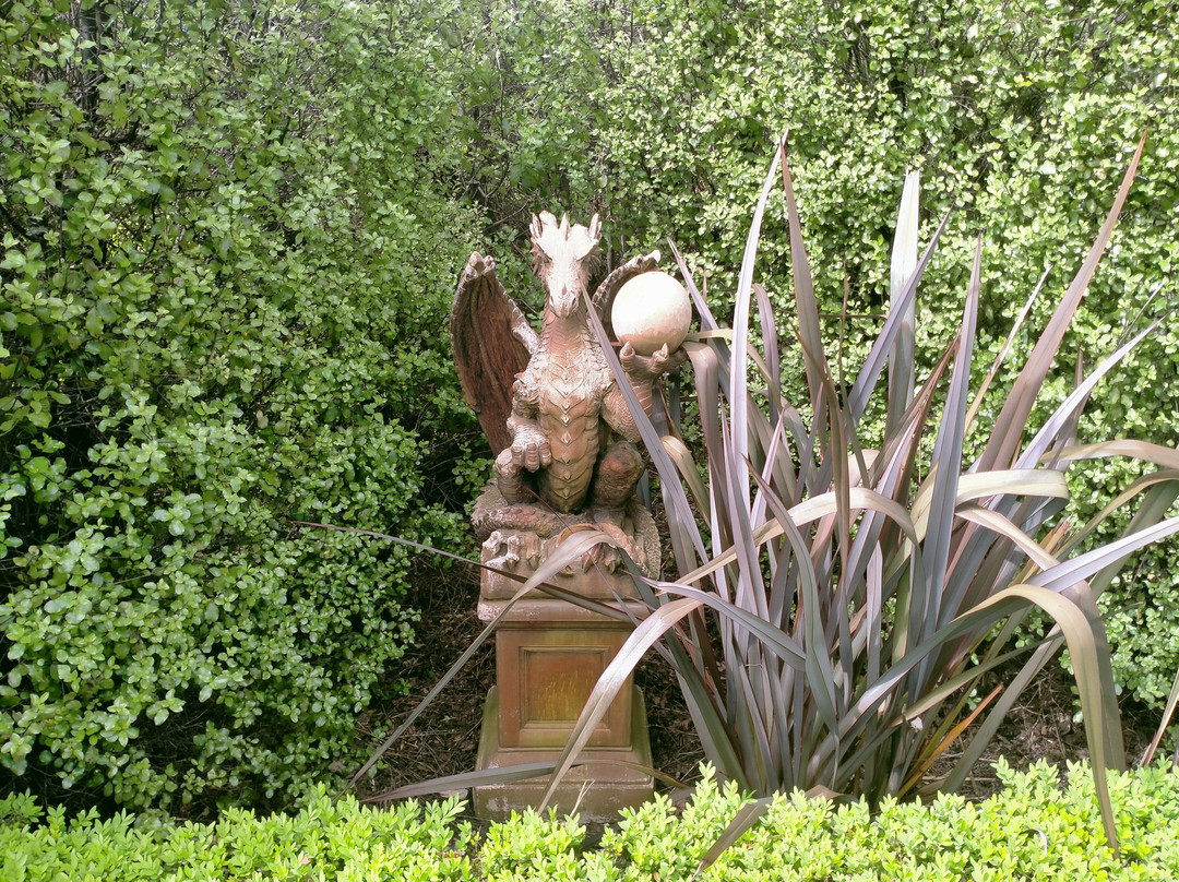 High Country Gardens, Gallery and Maze-Goughs Bay必去景点