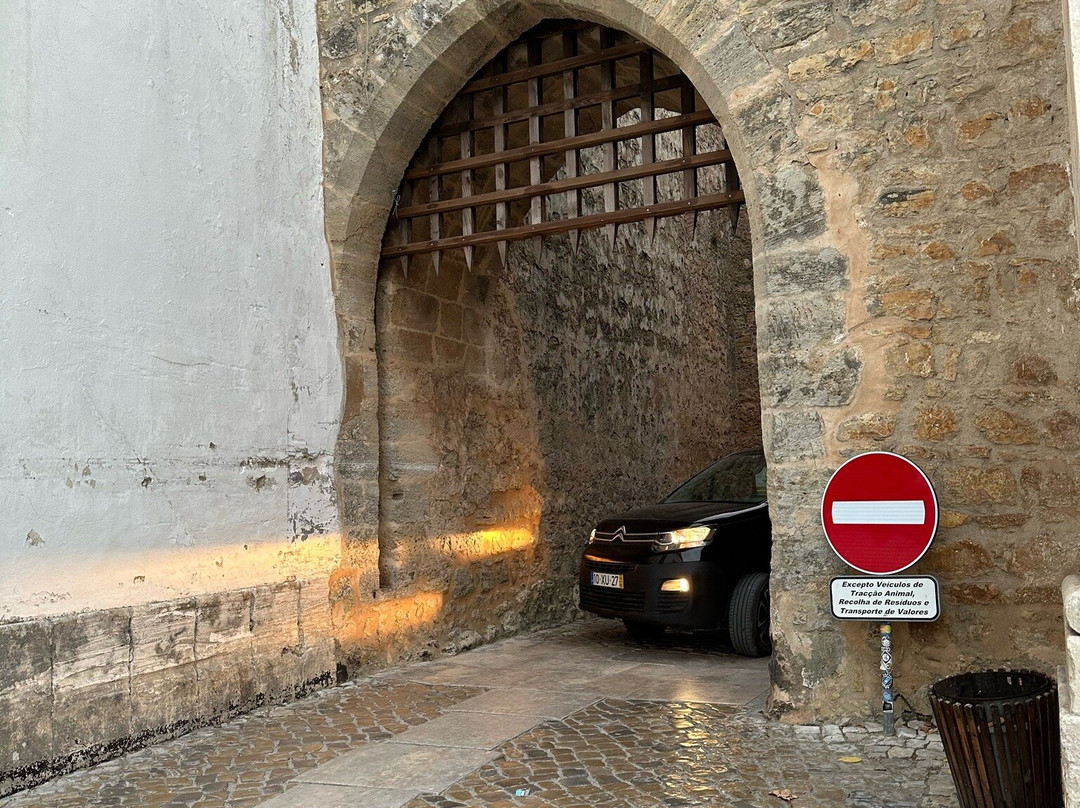Porta da Senhora da Piedade (Porta da Vila)-奥比都斯必去景点