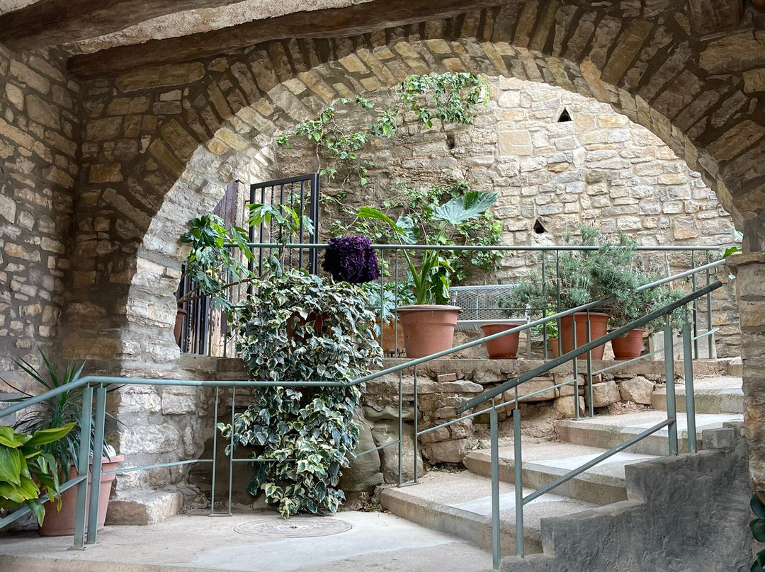 Montfalco Murallat-Les Oluges必去景点