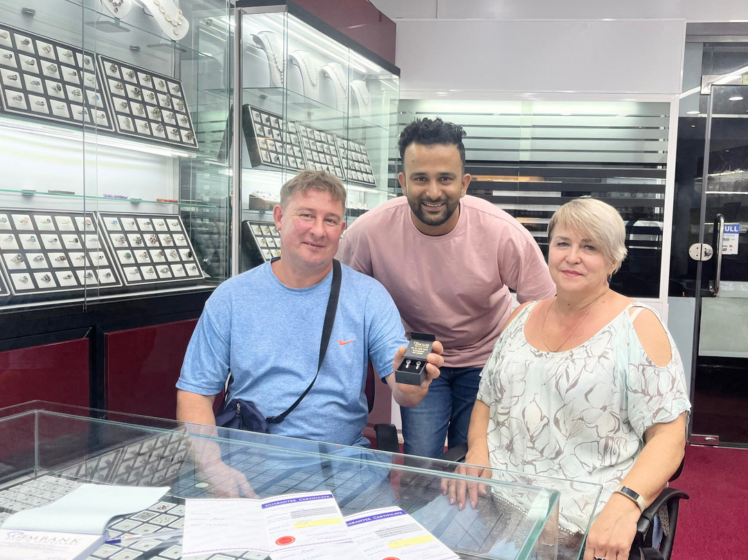 Gem Bank Gems & Jewellery-Aluthgama必去景点