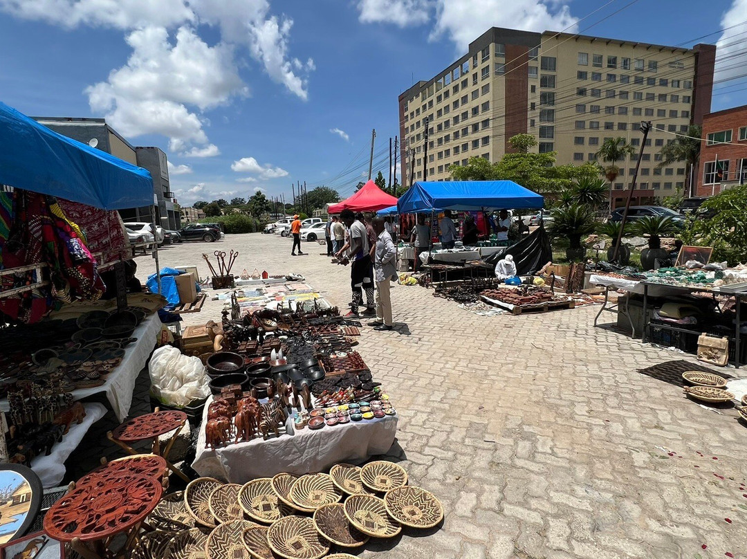 Pakati Sunday Market-卢萨卡必去景点