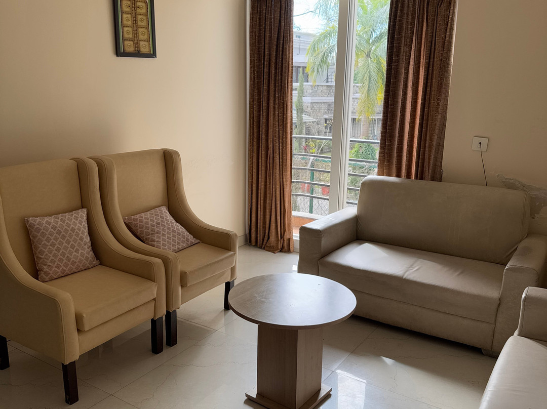 Hotel White Rock By The Solitaire Hospitality主图