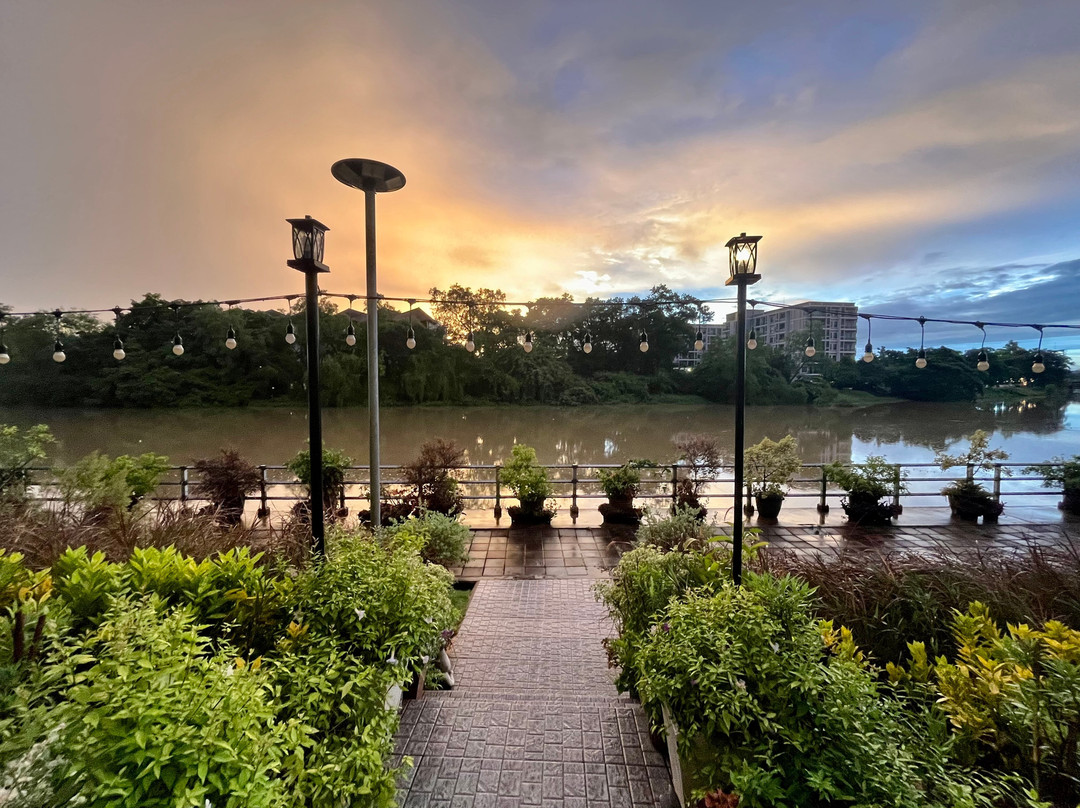 Usabai Riverside Boutique Hotel主图