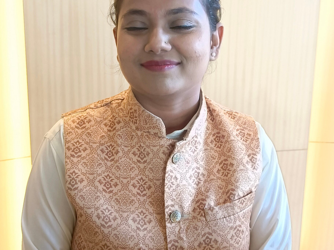 Treebo Tryst Golden Bliss Trimurti Nagar Square主图