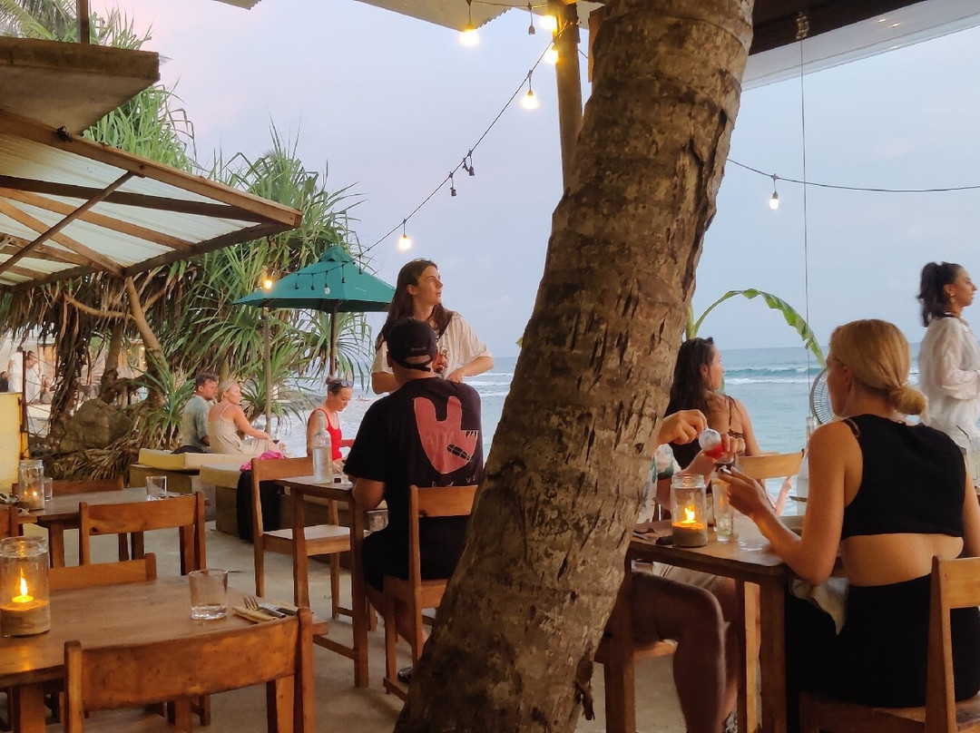 Cylon Sliders Ahangama