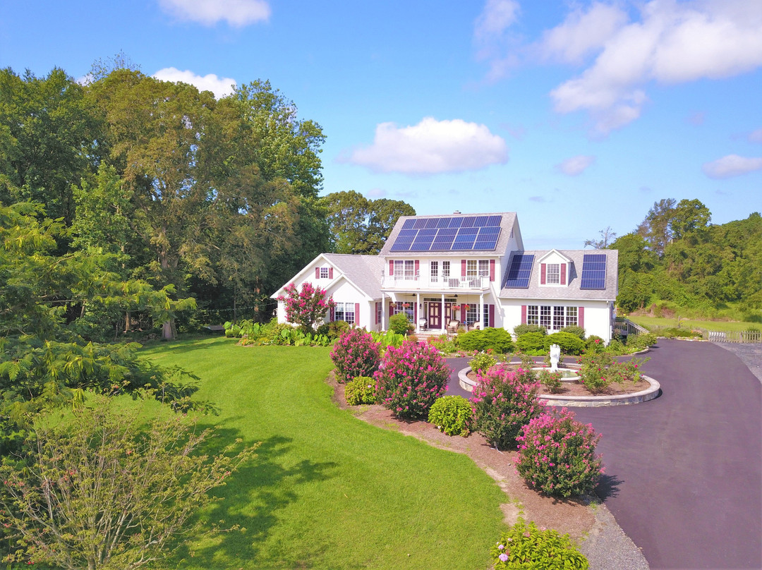 Iona Stables & Inn