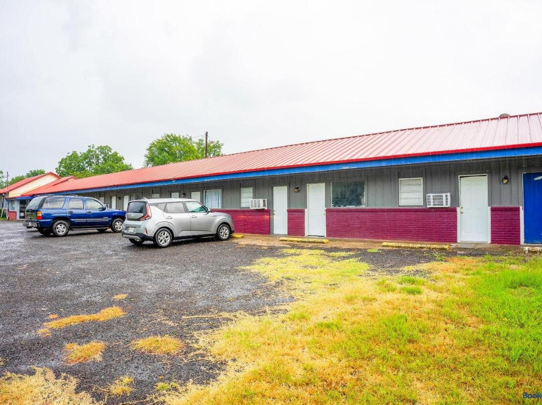 Budget Inn By OYO Palestine TX Hwy 79