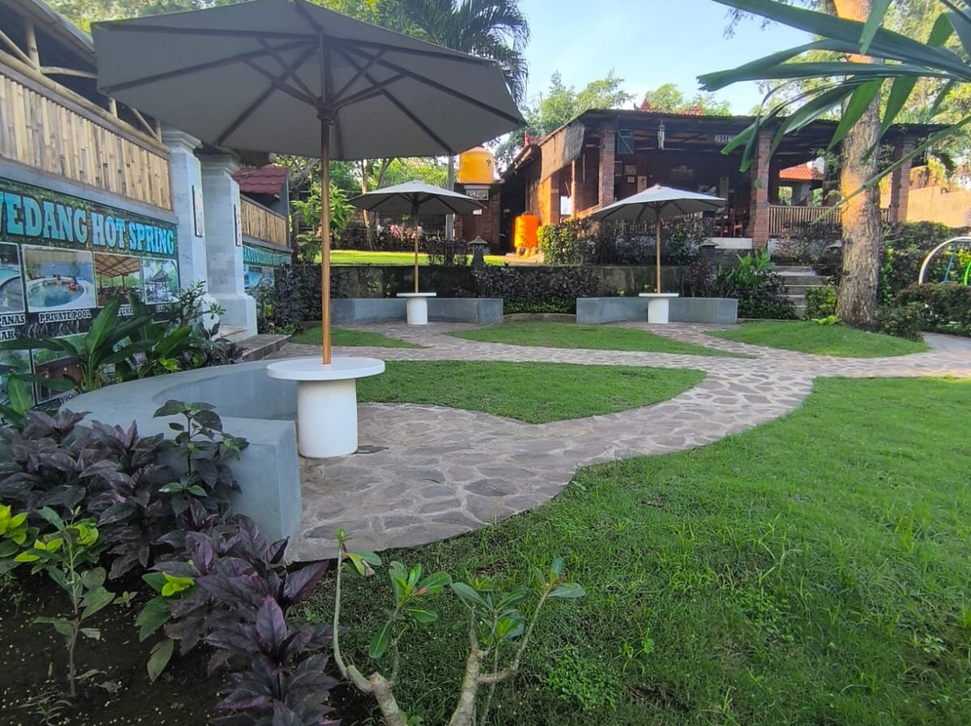 Banyuwedang Hot Spring-班玉威当必去景点