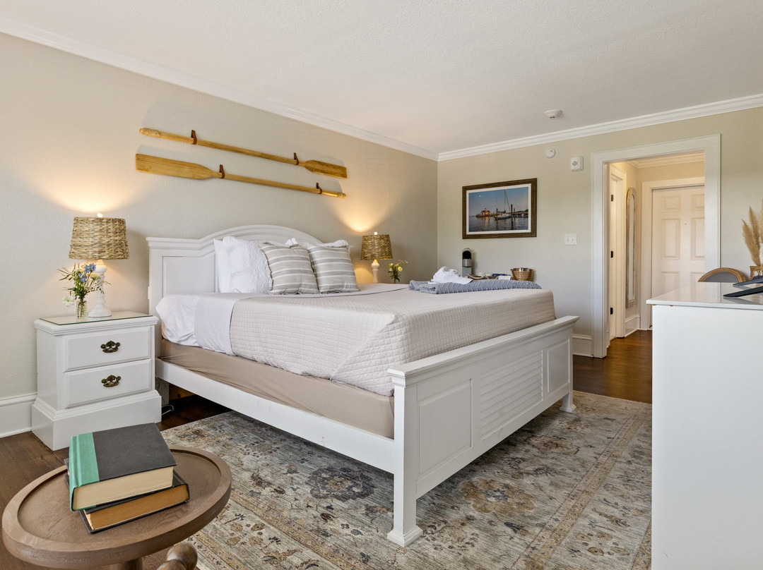 Tranquil House Inn主图