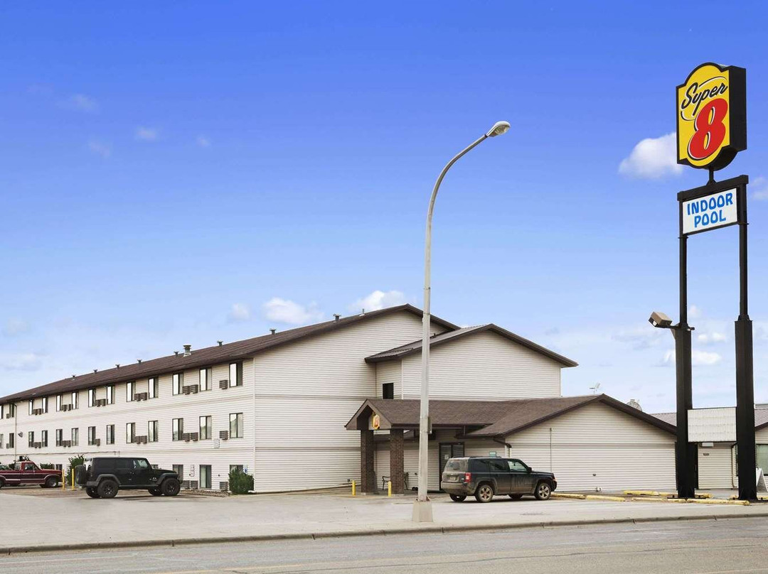 Super 8 by Wyndham Williston ND