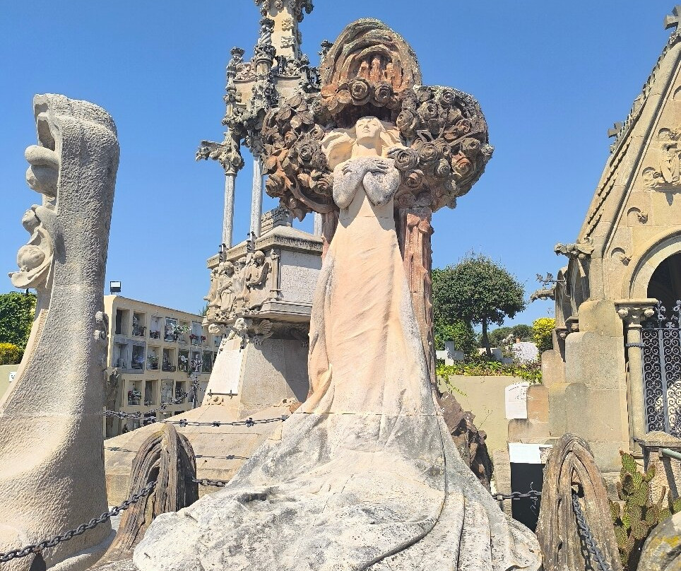 Modernist Cemetery-犹兰特德玛必去景点