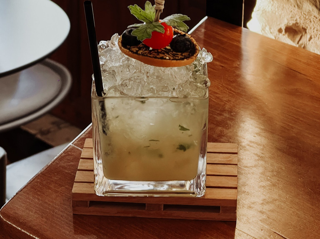 Hangover Cocktail Bar-吉诺卡斯特必去景点