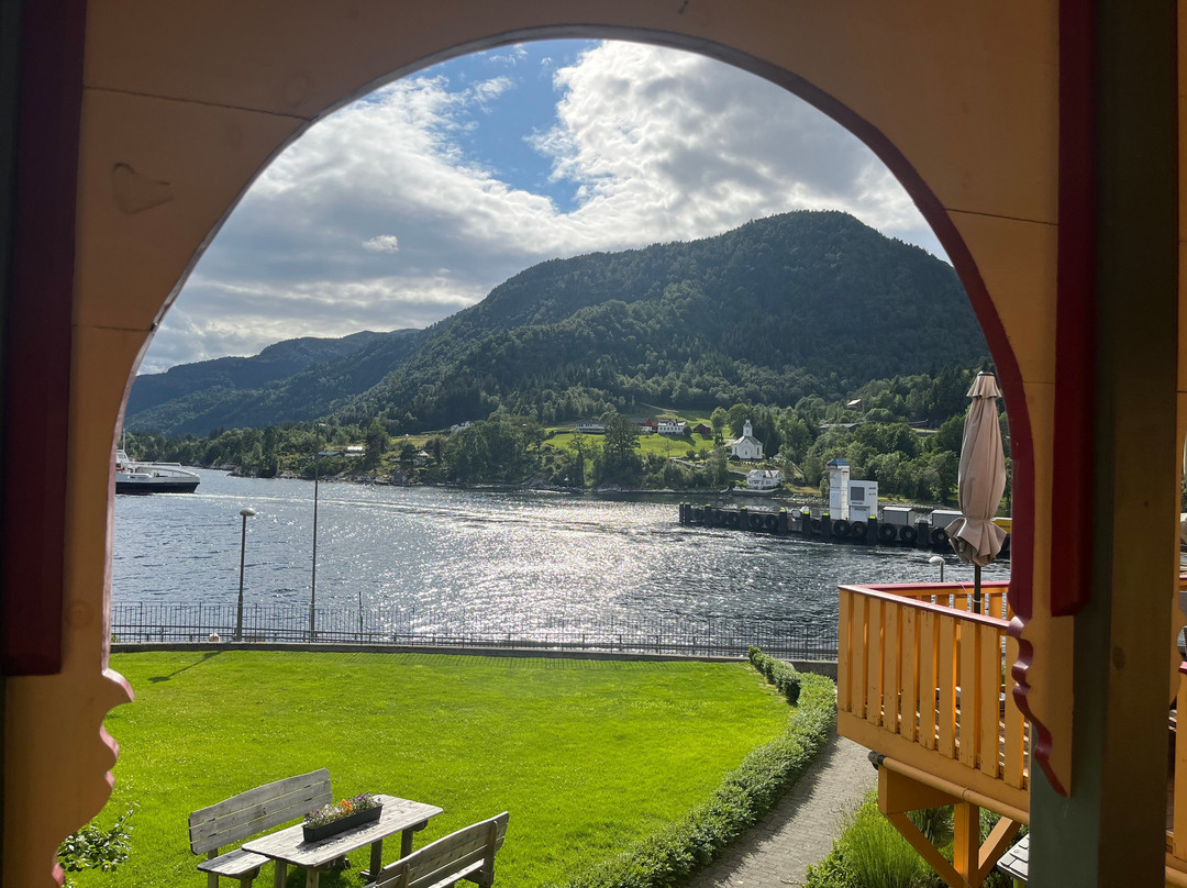 Lavik Fjord Hotel主图