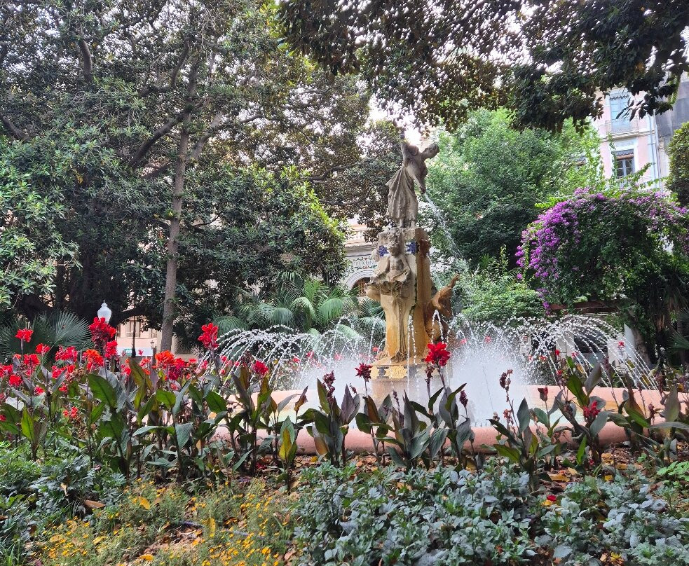 Plaça De Gabriel Miró-阿利坎特省必去景点