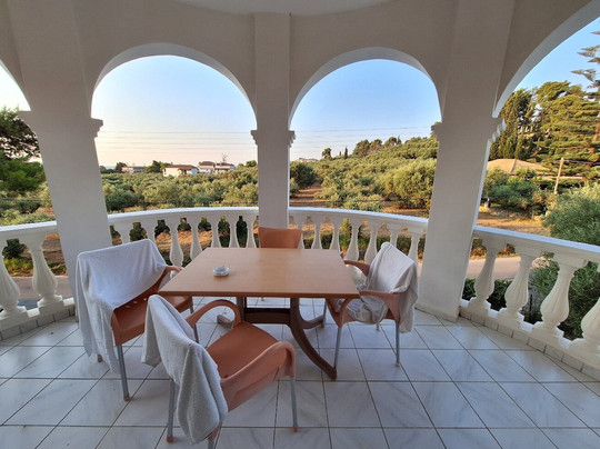 Sunflower Apartments & Studios主图