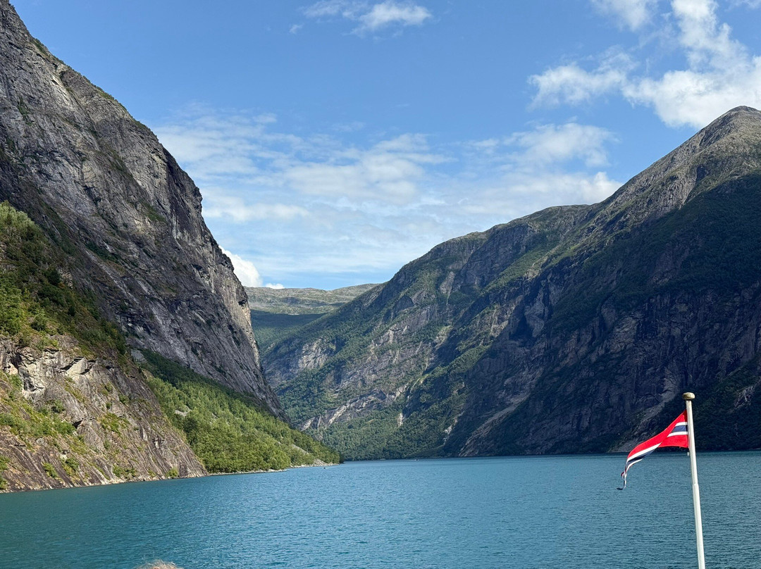 Hellesyltfossen-Hellesylt必去景点