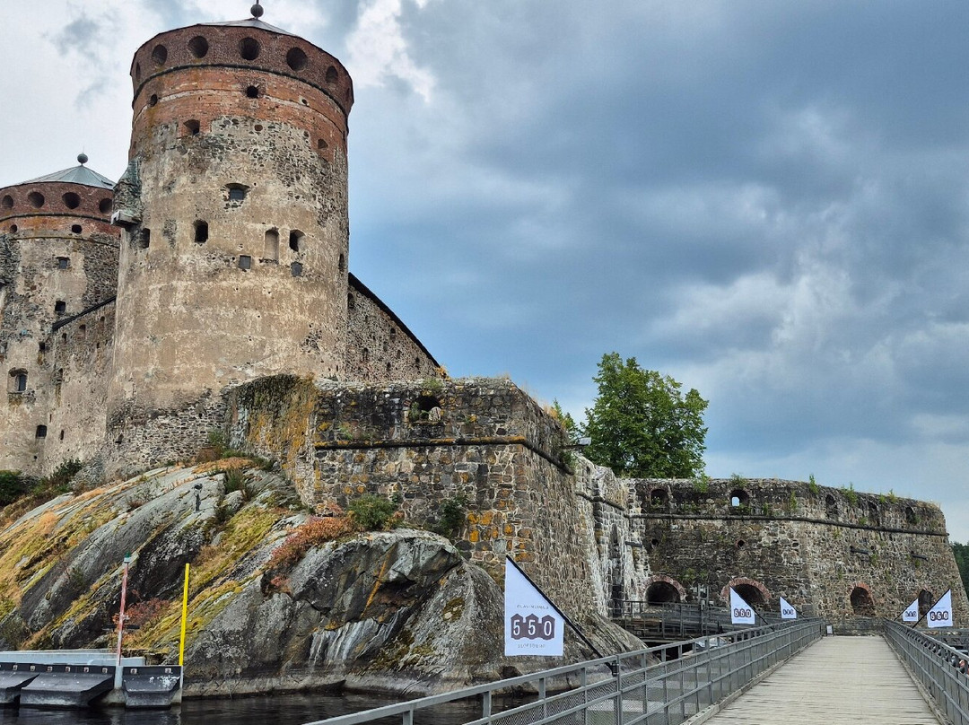 奥拉维城堡-萨翁林纳必去景点