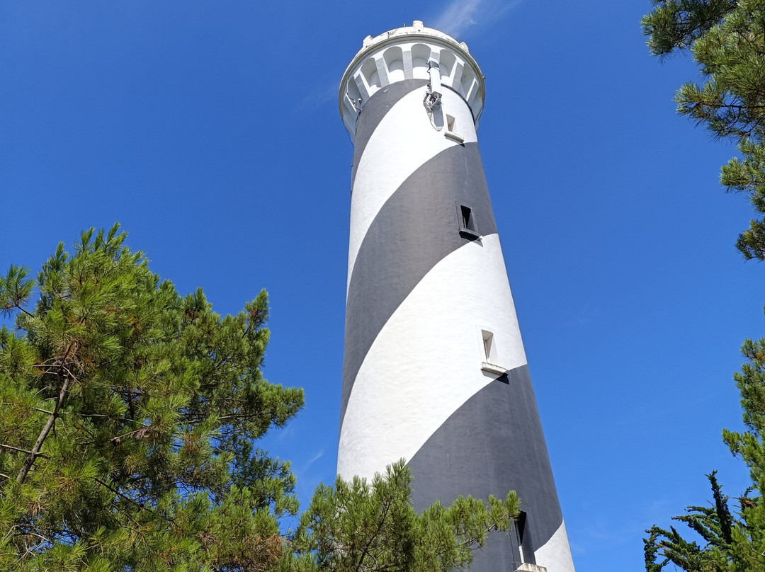 Phare de Contis-Saint-Julien-en-Born必去景点