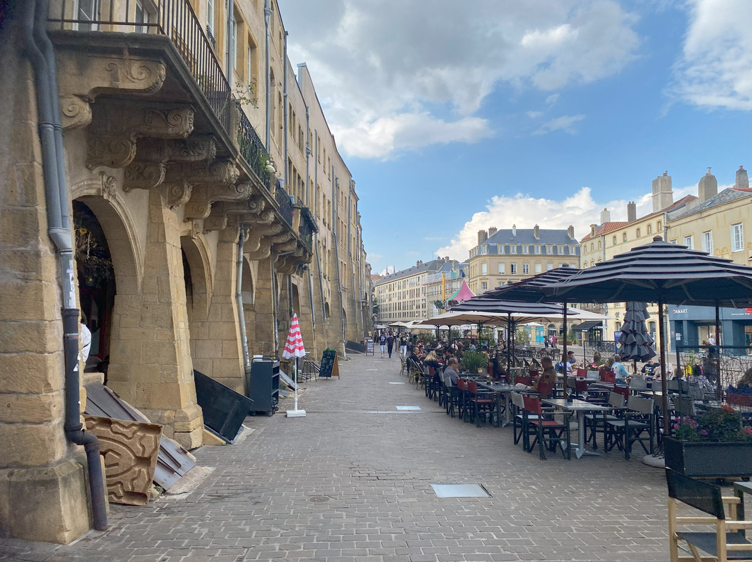 Place Saint-Louis-梅斯必去景点
