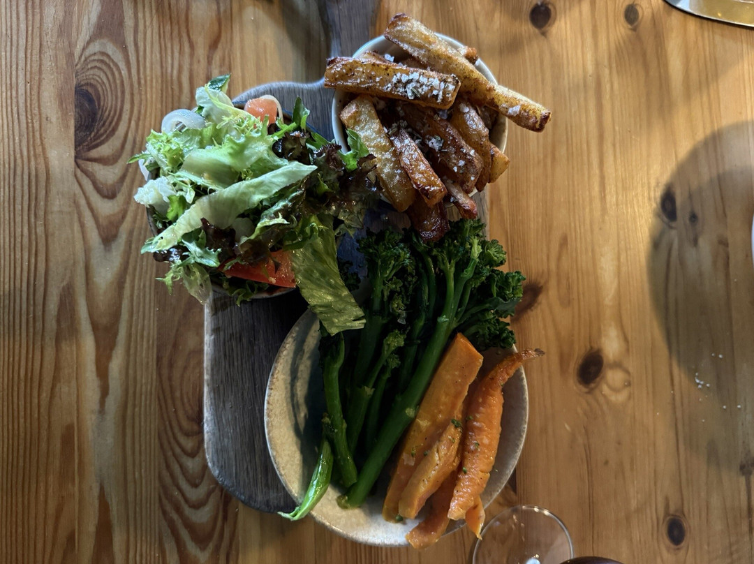 Smugglers Restaurant And Bar