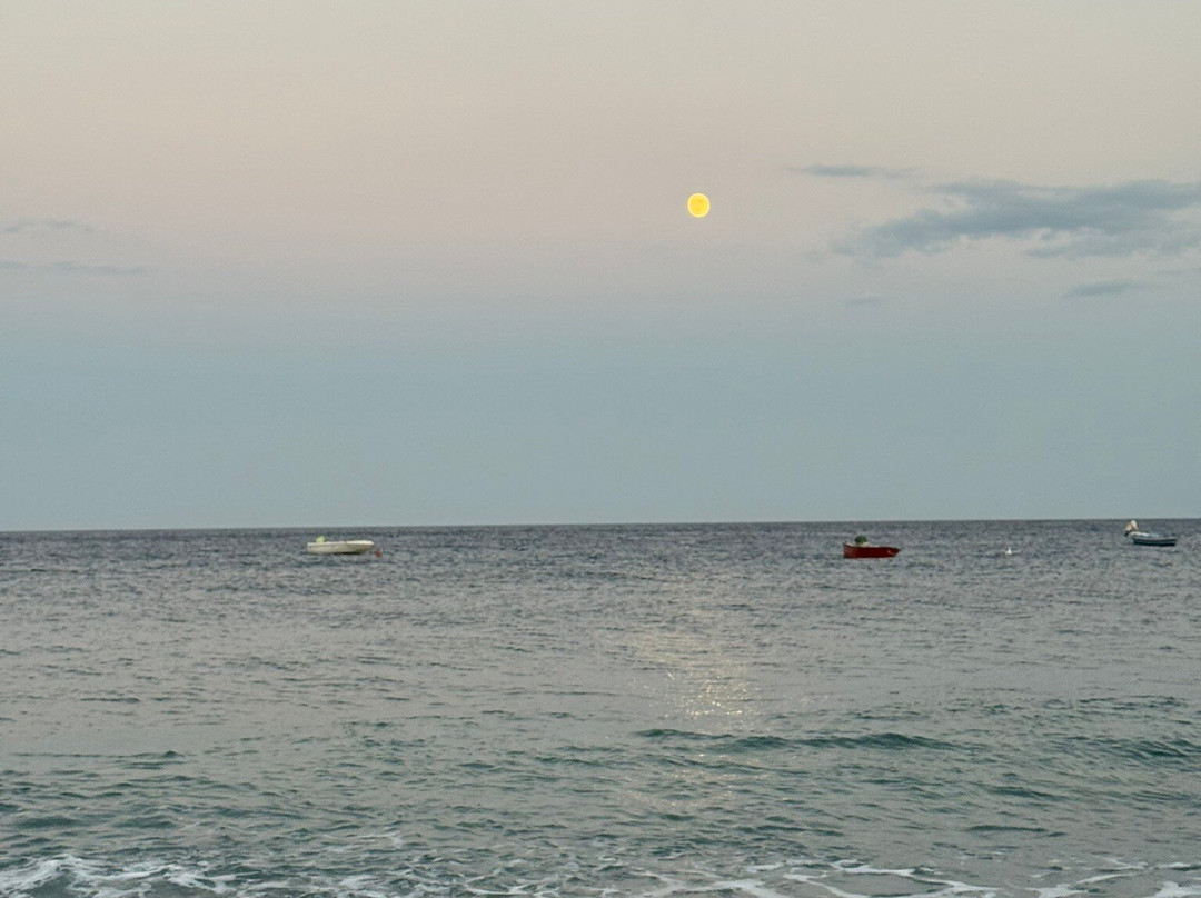 La Spiaggia Libera di Letojanni-Letojanni必去景点