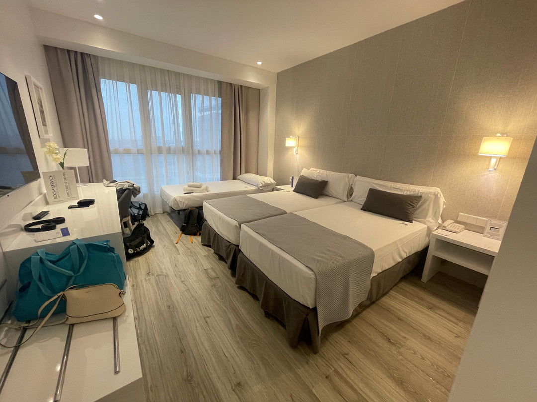 阿尔布菲拉酒店主图