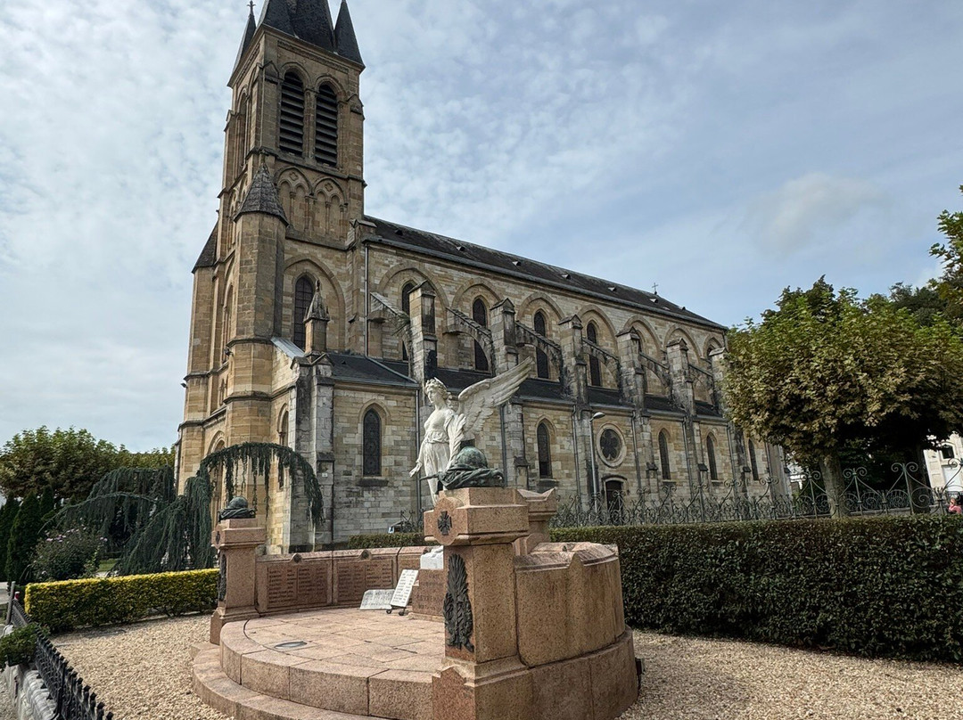 Monument aux Morts-Peyrehorade必去景点