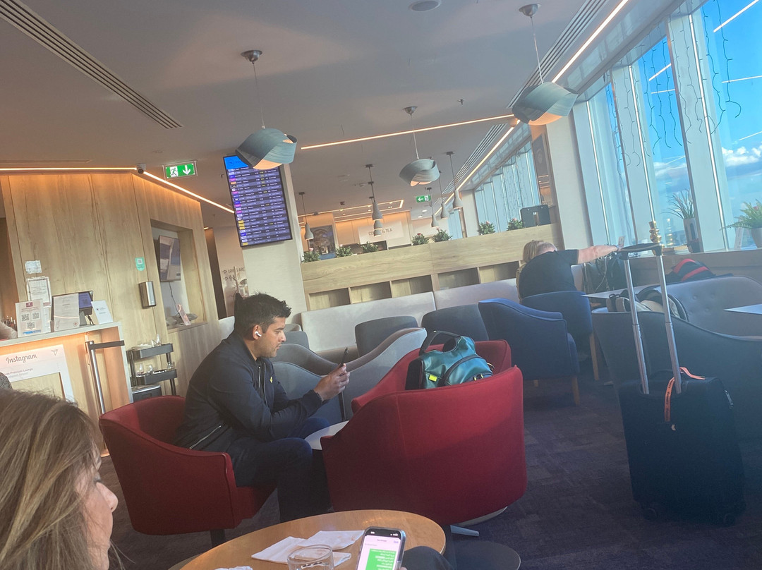 Plaza Premium Lounge (Non-Schengen Area, Departures, Mezzanine Floor, Terminal 2B)-布达佩斯必去景点