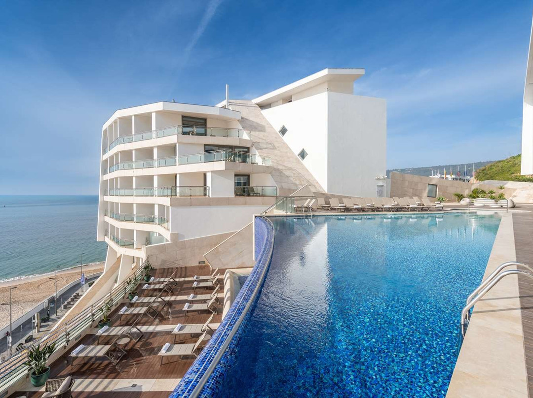 Sesimbra Oceanfront Hotel
