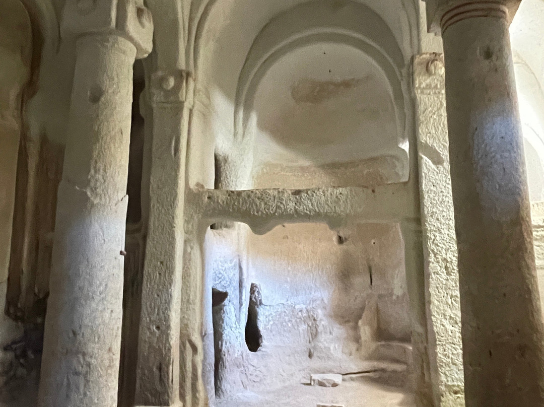 Kolonlu Kilise-格雷梅必去景点