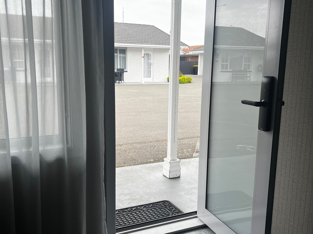 Asure Surrey Court Motel主图