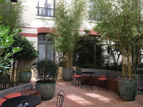 维多利亚宫殿酒店主图