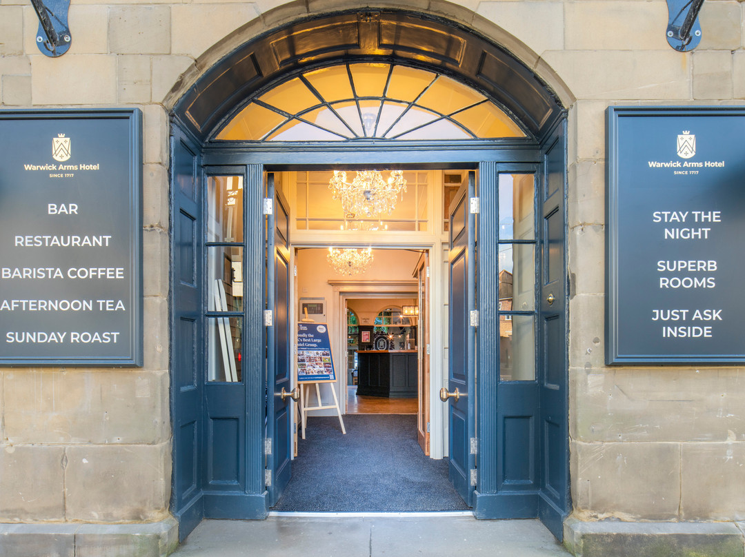 Warwick Arms Hotel主图