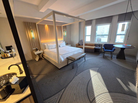 Glass Light Hotel & Gallery, Autograph Collection主图