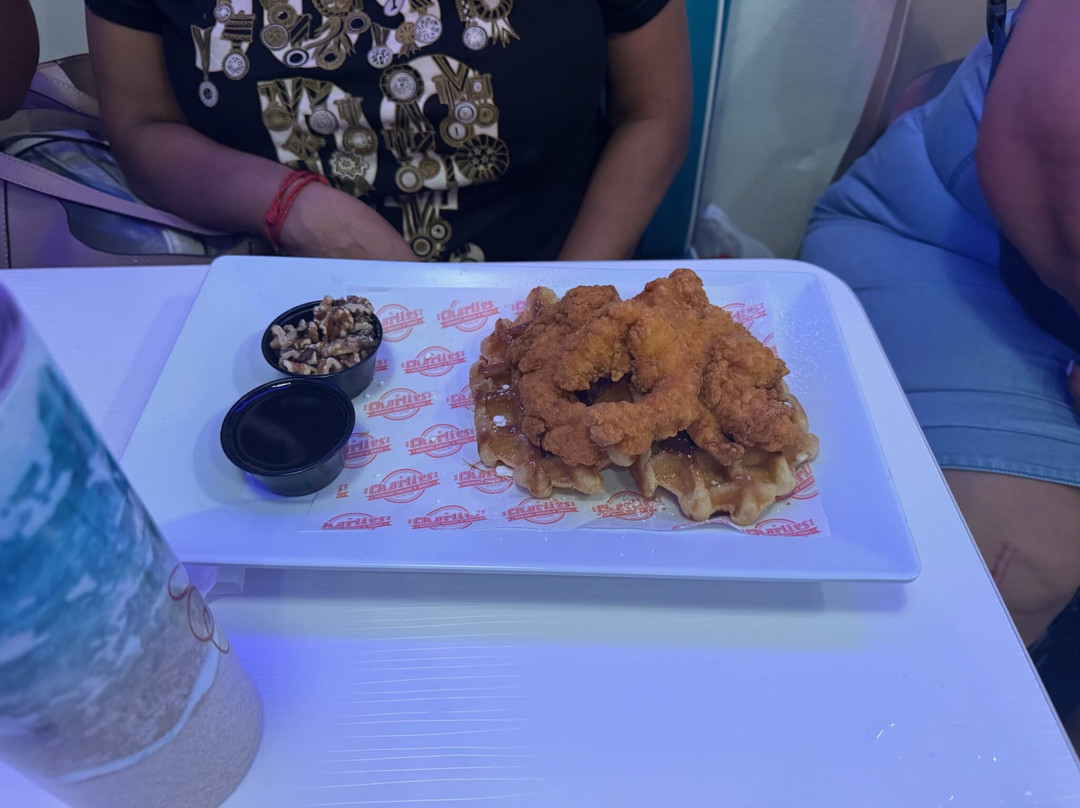 Charlie's Breakfast, Burgers N' Shakes Old San Juan