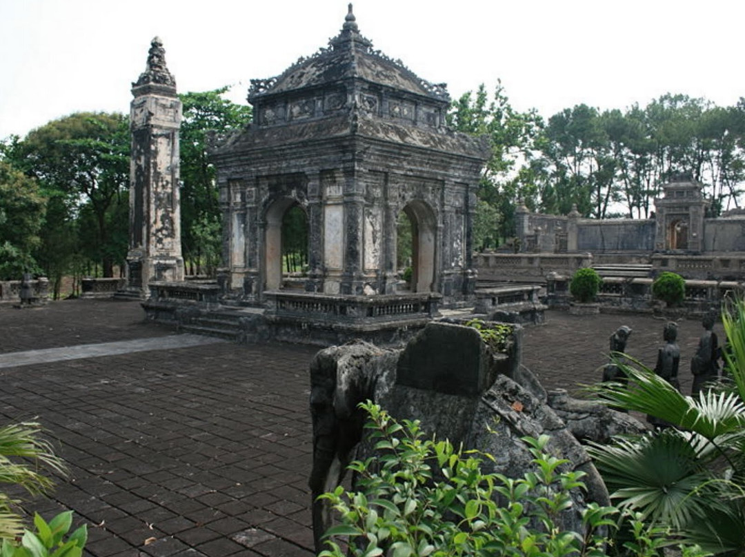 Imperial Tomb of Dong Khanh-顺化必去景点