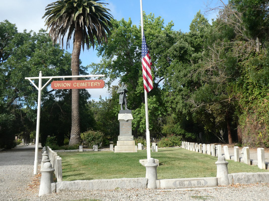 Historic Union Cemetery-雷德伍德城必去景点