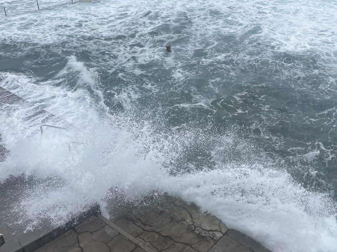 怀利石池-库吉海滩必去景点