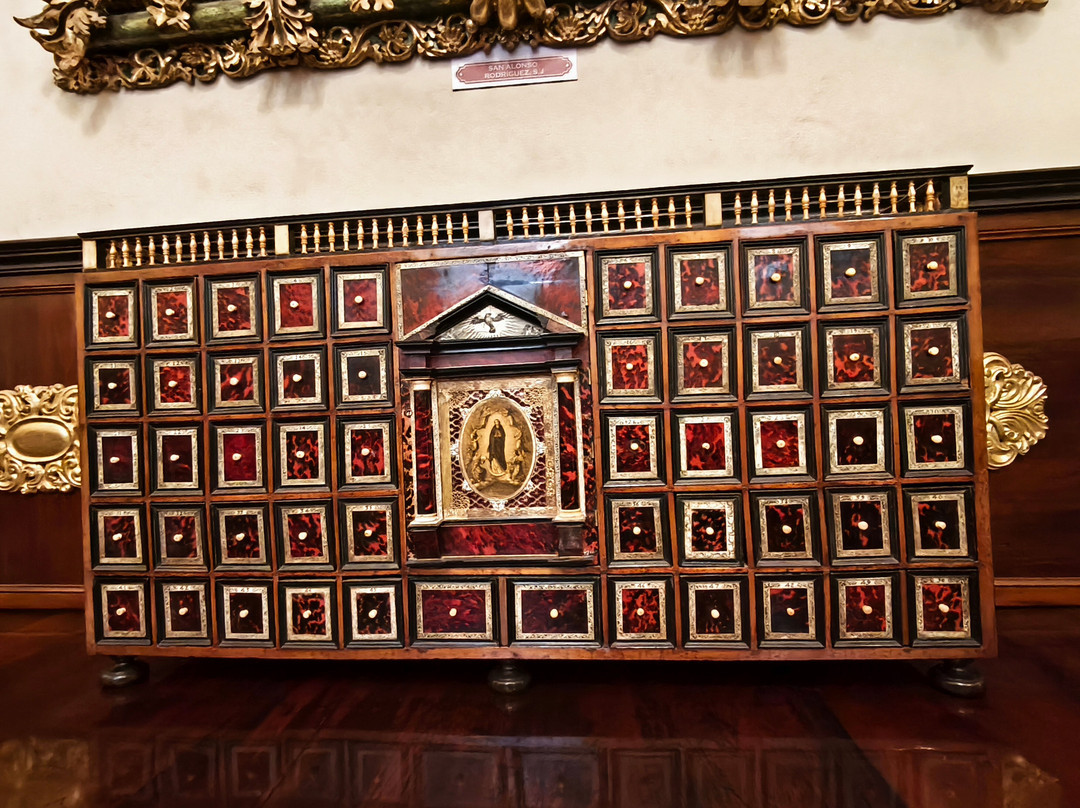 耶稣陪伴教堂（Iglesia de La Compania de Jesus）-基多必去景点