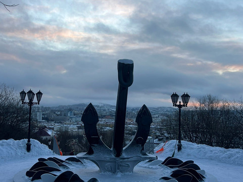 库尔斯克号核潜艇纪念碑-摩尔曼斯克必去景点