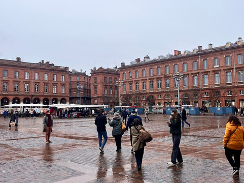 阳台大酒店主图