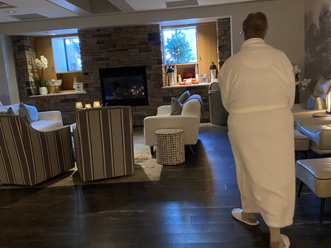 Pillar and Post主图