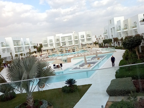 日出塔诺克度假村主图