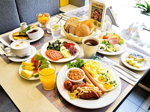 Piastow酒店住宿-雷斯特酒店