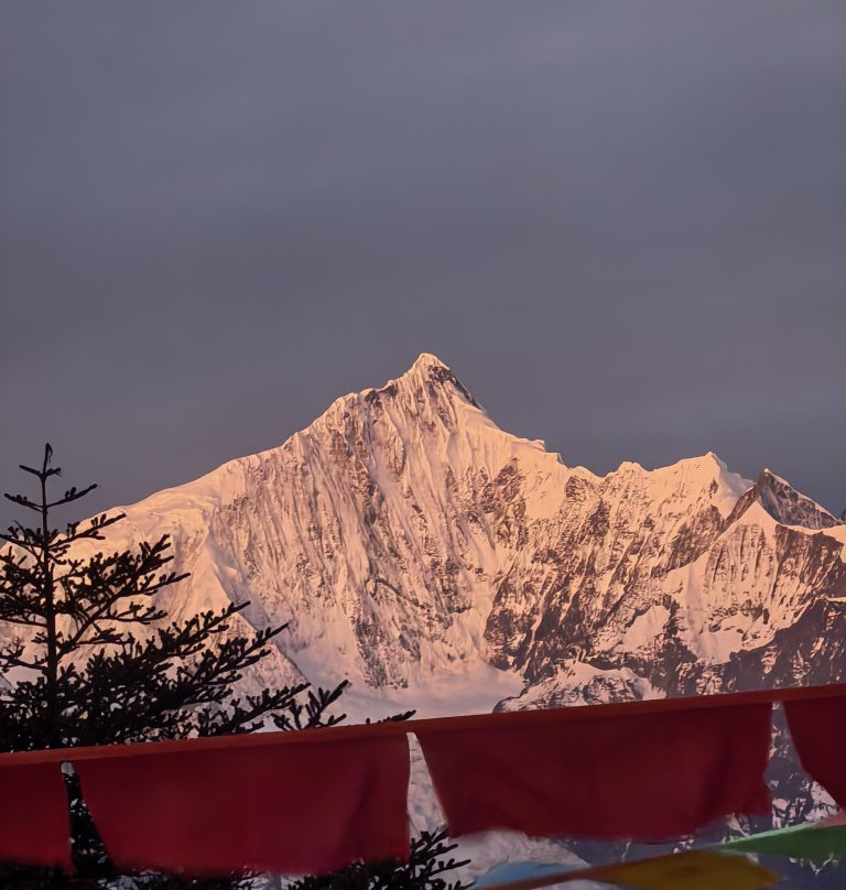 德钦既下山梅里SUNYATA酒店主图