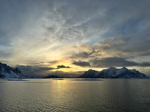 Brim Explorer Lofoten-斯沃尔韦尔必去景点