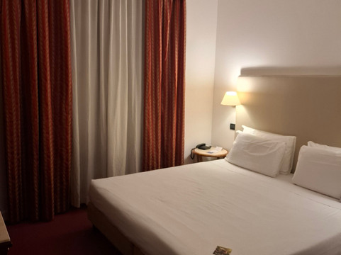 特里桐贝斯特韦斯特酒店主图